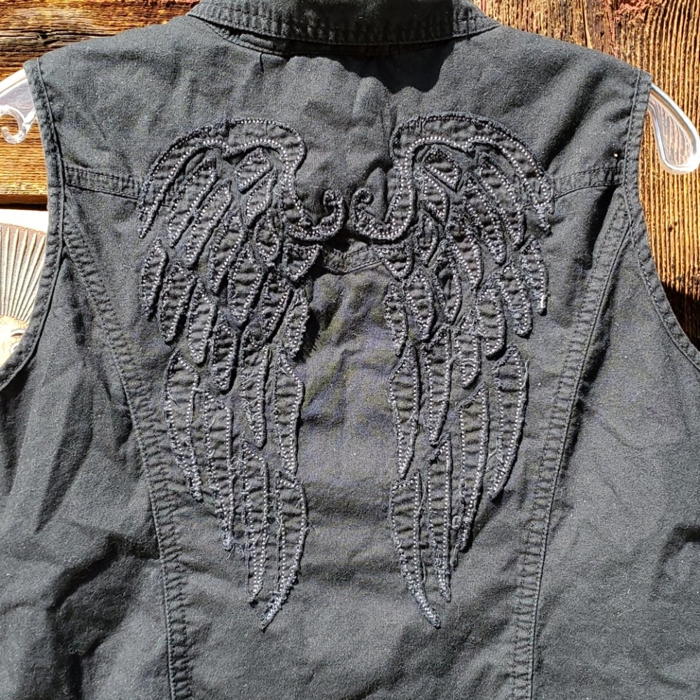 Rare Harley-Davidson black feather wing back tank